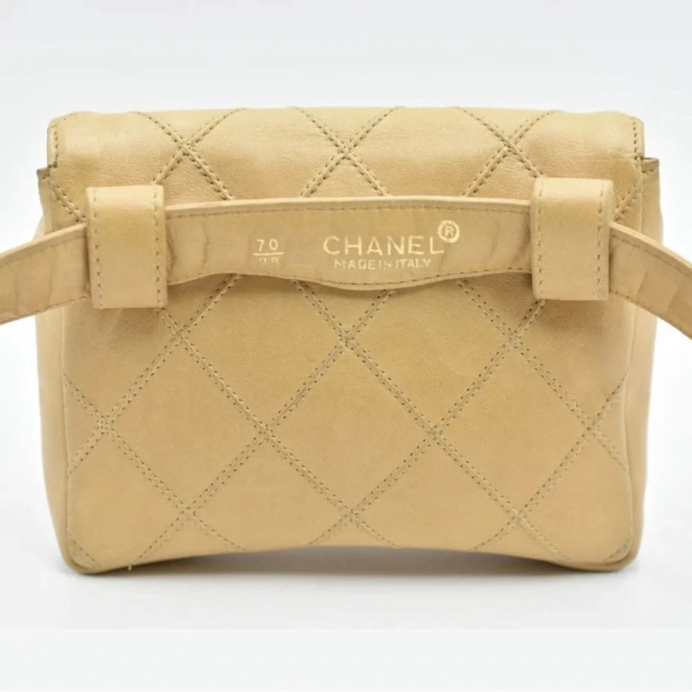 VINTAGE CHANEL CC Turn-Lock
Double Stitch Lamb Leather Waist Bag - Picture 5 of 12